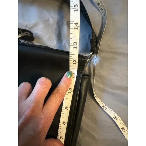 Kenneth Cole Reaction‎ Show Business 16 Black Leather Laptop Messenger Bag